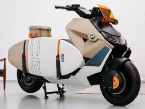 Scooter eltrica BMW leva at?prancha de surfe; veja fotos